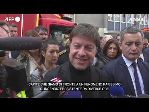 Marsiglia, il sindaco: “Prioritario cercare i sopravvissuti fra le macerie”