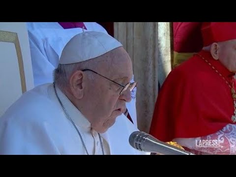 Papa: «Nessun uomo o donna sia calpestato nella sua dignità»