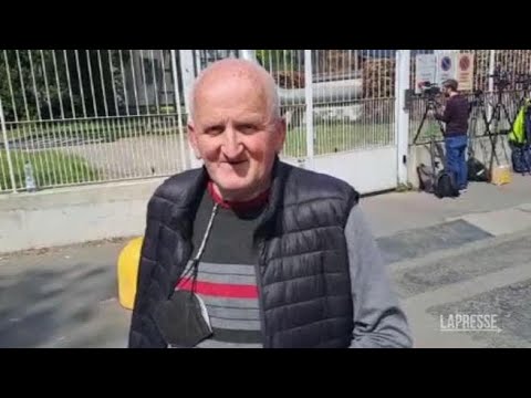 Fan 67enne di Berlusconi fa 16 ore in pullman da Cosenza al San Raffaele