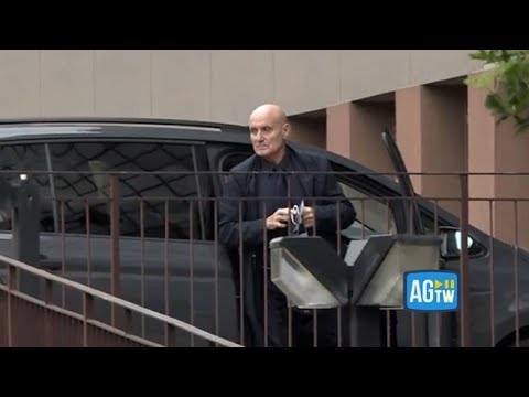Berlusconi, una settimana dal ricovero: l’arrivo del padre di Marta Fascina in ospedale