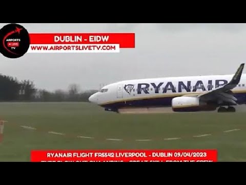 Dublino, paura all’atterraggio di un volo Ryanair: scintille dal carrello