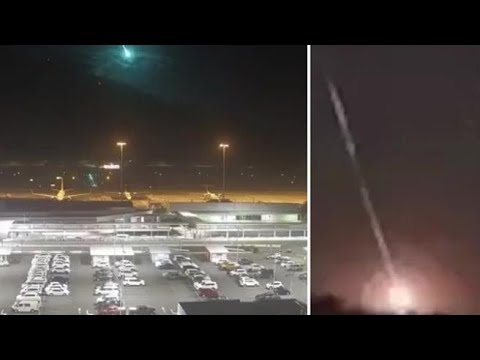 Le incredibili immagini di un enorme meteorite che illumina i cieli del Queensland
