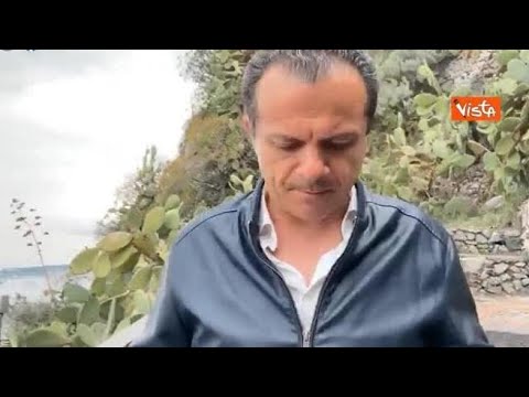 Cateno De Luca vince le elezioni a Taormina e si commuove al telefono con la madre