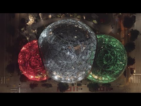 Amazon illumina le Sfere di Seattle per la Festa della Repubblica italiana