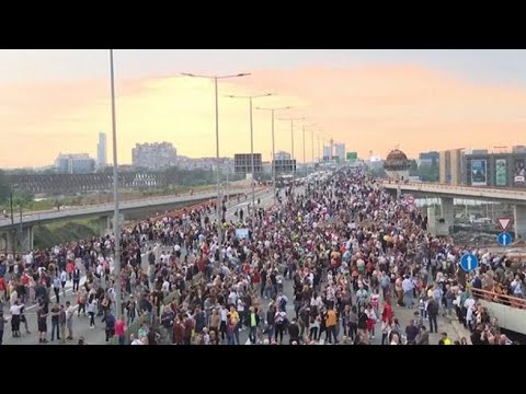 Serbia, proteste contro il presidente Vukic
