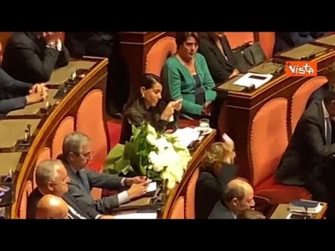 Commemorazione Berlusconi al Senato, la commozione e le lacrime di Licia Ronzulli