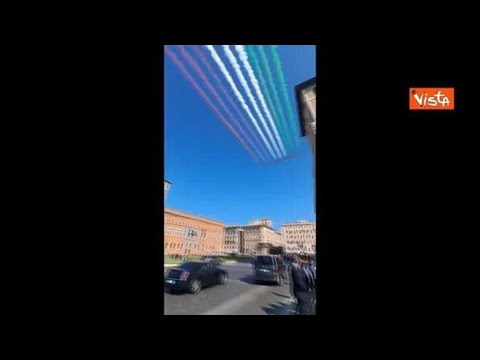 2 giugno, le Frecce tricolori sorvolano l’Altare della Patria