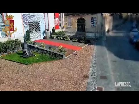 Vercelli, tenta di rapire una neonata: arrestata 30enne. Il video del tentato sequestro