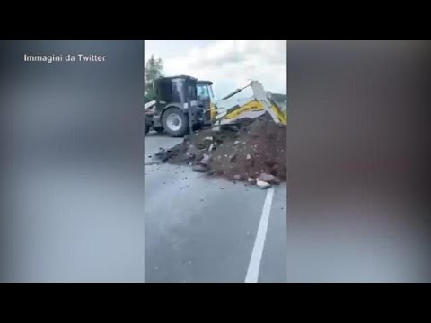 Russia, ostacoli sull’autostrada per Mosca ma i mezzi Wagner passano