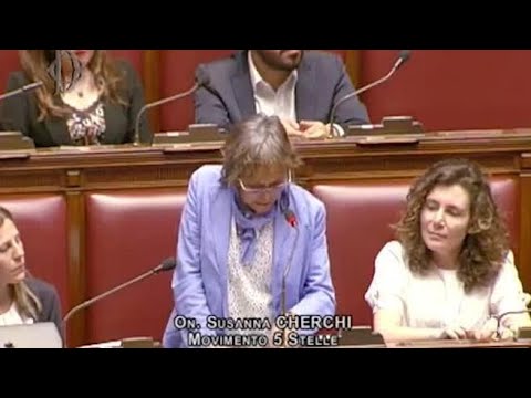 Decreto lavoro: la deputata dei Cinquestelle evoca Auschwitz, scoppia la bagarre alla Camera