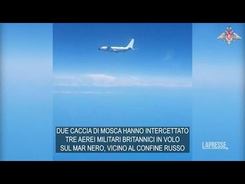 Russia, intercettati tre aerei militari Gb in volo sul Mar Nero