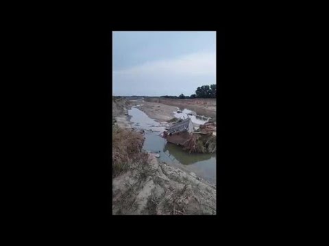 Emilia Romagna, ecco come si presenta il ponte della Motta crollato lungo l’Idice a Molinella