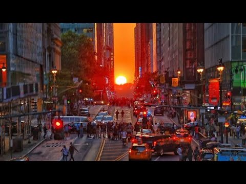 Lo spettacolo del Manhattanhenge: il tramonto del sole tra i grattacieli di New York