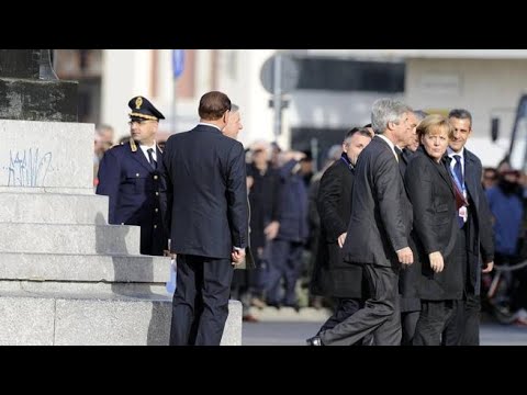 Quando Berlusconi a Trieste fece «cucù» alla cancelliera Angela Merkel