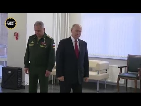 Putin ignora e dà le spalle al suo ministro della Difesa Shoigu