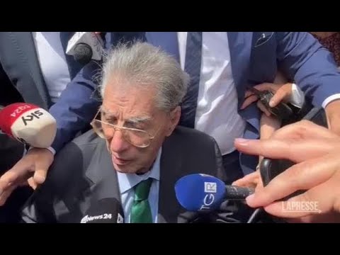 Bossi: «Berlusconi era diverso da come veniva descritto. I suoi principi erano il bello, il…