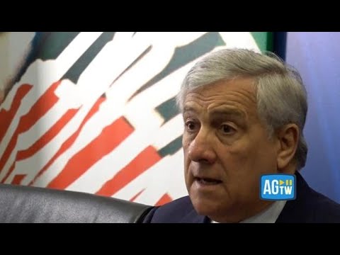 Tajani alla conferenza stampa di Forza Italia: «Ho sentito Marina Berlusconi: la famiglia è…
