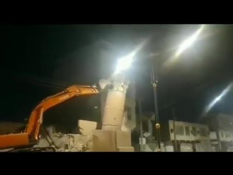 In Iraq un minareto secolare è stato abbattuto per far spazio a una strada