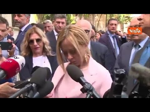 Meloni: “Qui a testa alta, non sono mai scappata. Solo i mafiosi possono contestarmi”