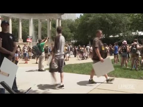 Attori e sceneggiatori in protesta a Chicago