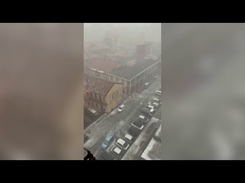 Grandine e vento fortissimo in Brianza, il video da Seregno mostra le strade imbiancate