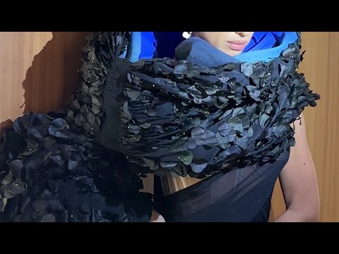 #IrinaShayk dal backstage dello show di Schiaparelli per la Haute Couture di Parigi