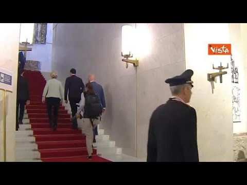 Meloni accoglie partecipanti a Conferenza su migrazioni: “Scusate per le temperature”