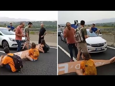 Attimi di tensione sulla A1 in direzione Roma: gli attivisti di Ultima Generazione bloccano il…
