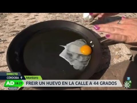 Oltre 40 gradi in Spagna, a Cordoba una giornalista cuoce le uova sull’asfalto