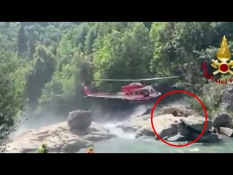 Il livello dell’acqua sale e rimangono bloccati su una roccia a Baceno, in Piemonte: li recupera…