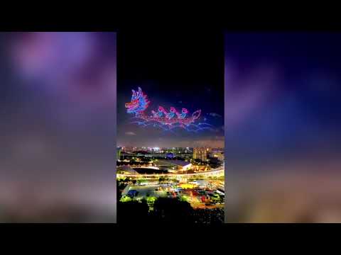 1500 droni danzano nel cielo di Shenzhen e compongono la coreografia di un gigantesco dragone