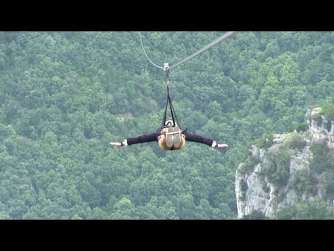 Professionisti in volo a 120 chilometri orari per ritirare il diploma di un master