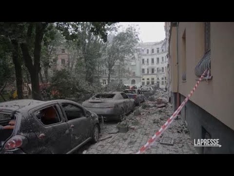 Ucraina, missili russi su un condominio di Leopoli: 4 morti e 9 feriti