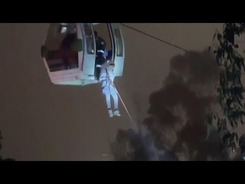 Ecuador, 27 persone intrappolate su una funivia per 11 ore