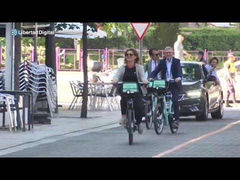 La ministra spagnola arriva in bici al summit sul clima, ma la scortano due automobili di grossa…