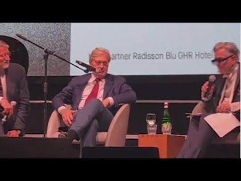 Il video di Sgarbi al Maxxi di Roma: insulti, volgarità e sessismo