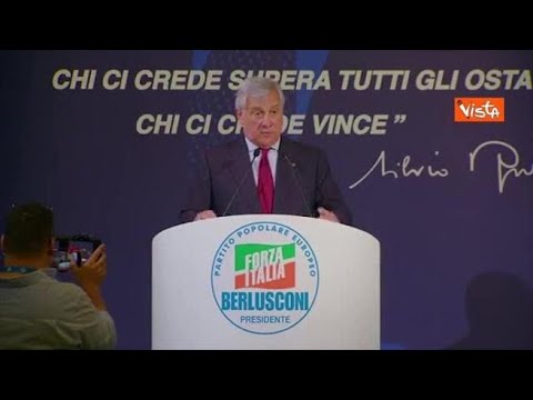 Tajani commosso ringrazia moglie e figli: «Se ho ottenuto risultati, lo devo soprattutto a loro»