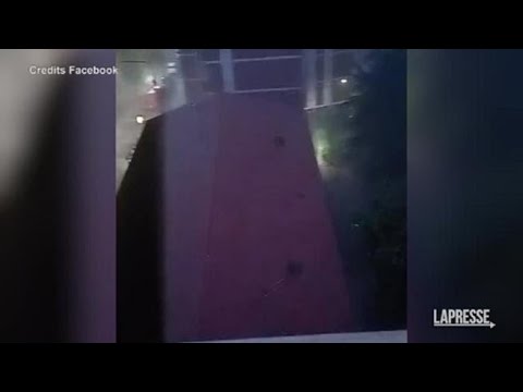 Maltempo, il nubifragio nella notte su Torino: alberi abbattuti e allagamenti