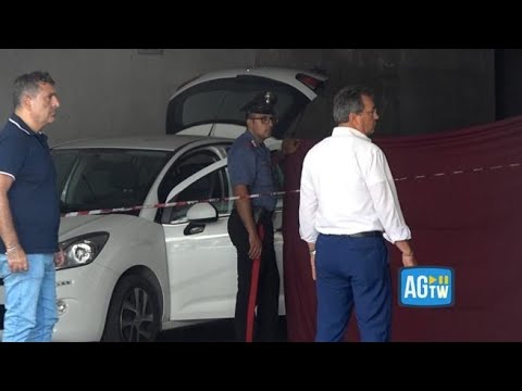 Piano di Sorrento, donna trovata morta in auto, due mesi fa aveva denunciato l’ex per stalking