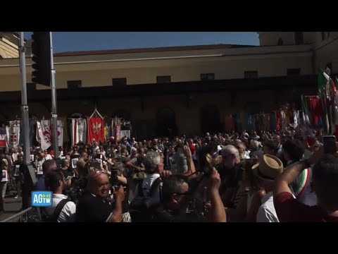 Bologna ha ricordato con un minuto di silenzio la strage alla stazione ferroviaria del 1980