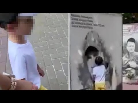 Un bimbo ucraino riconosce il volto del papà tra le foto della memoria ai caduti