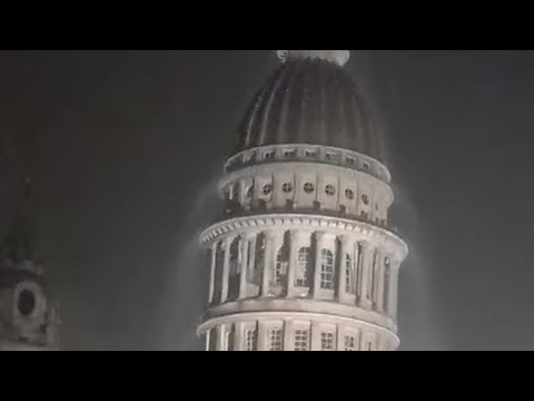 Novara, l’effetto «cascata» della pioggia sulla cupola di san Gaudenzio