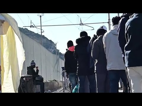 Il racconto di Medici senza frontiere della sfida quotidiana dei migranti respinti alla…