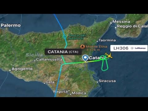 L’aereo disegna una traiettoria fallica, ma è un fake: «Colpa del vento»