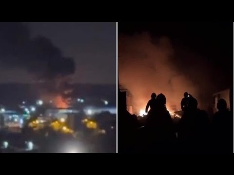 Il video delle forti esplosioni e del vasto incendio sviluppatosi alle porte di Mosca questa…
