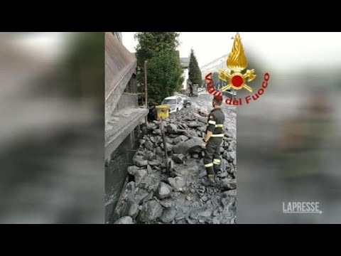 Bardonecchia, fango e detriti per le strade: viabilità difficile