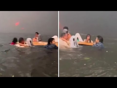 Hawaii, il video girato dal mare da un gruppo di sopravvissuti che si sono lanciati in acqua per…
