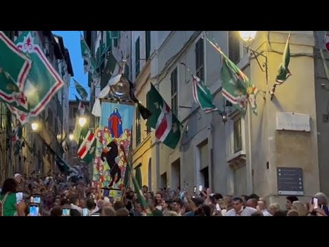 La Contrada dell’Oca accoglie in festa il Drappellone della vittoria al Palio di Siena