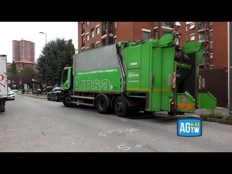Morta a Milano donna investita da camion dei rifiuti: i rilievi della polizia