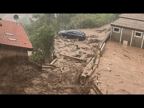 Lago di Como, colata di fango a Blevio, travolta da acqua e detriti
